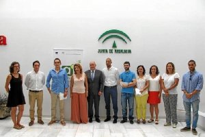 Sonia Ferrer con los nuevos inquilinos del CADE