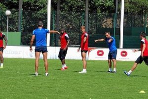 Sergi no quiere ni un momento de relajación durante los entrenos.