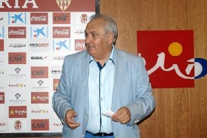 Alfonso García vuelve a intertir en futbolistas para crear patrimonio.
