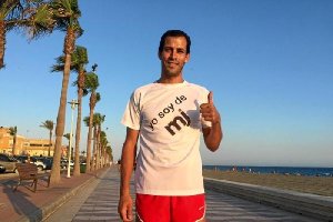 Alejandro Carbonero en el Paseo Martítmo de Almería.