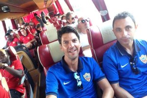 Fran Simón y Pedro Serrano en el autocar.