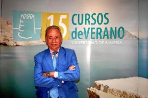 Pablo Sosa recordó los riesgos del alcohol durante el curso celebrado en Purchena.