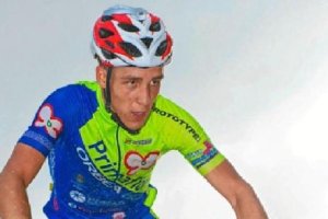 El ciclista veratense en plena carrera.