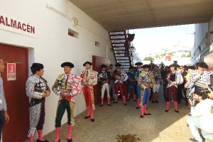 El Juli, Sebastián Castella y Morante de la Puebla instantes antes de iniciar el paseíllo. 