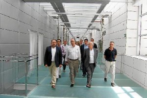 El alcalde, concejales, director del PITA y empresarios durante la visita.  