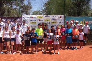 Cuadro de honor conformado por campeones y subcampeones del Torneo TTK.