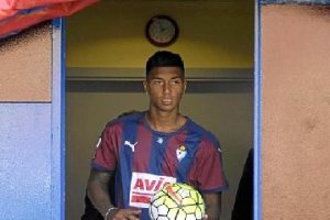 Eddy Silvestre en su puesta de largo con el Eibar.