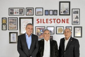 Francisco, Eduardo y josé,  los tres hermanos que componen la empresa Cosentino.