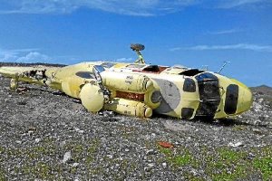 Helicóptero que apareció en Fernán Pérez volcado y dañado.