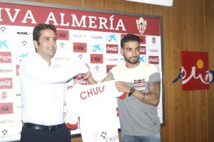 Alberto Benito, presentando a Chuli.