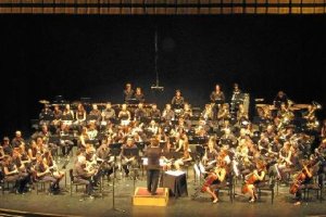 Músicos de la Agrupación Musical San Indalecio en una actuación en el Auditorio Maestro Padilla de Almería. 