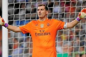 Iker Casillas sigue atendiendo ofertas.
