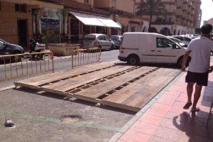 Inicio del montaje de una terraza sobre tarima