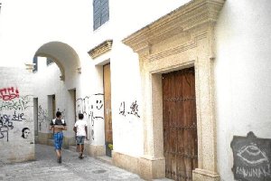 Edificio donde se abrirá el negocio de apartamentos.