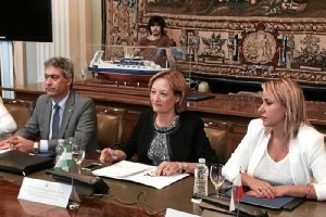 Primera cita oficial de la consejera y la ministra de Agricultura