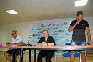 La presentación del viaje a los padres.