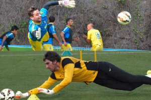 Julián y Casto pelearán por un puesto en once de Sergi.