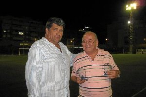 El presidente, Pepe Cortés, con otro mito de Las Chocillas, Pepe Rojas.