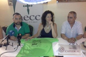 Jesús Díaz, María Vázquez y Francisco Balcázar en la presentación de la carrera nocturna.