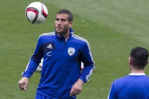 Tomer Hemed en su primer entrenamiento con el Brighton.