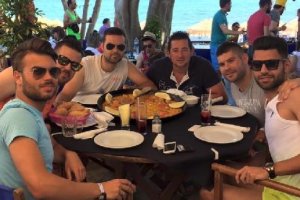 Rubén Duarte (primero por la derecha) con sus amigos.