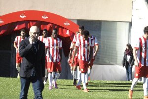 Alfonso García Piñero, hablando por teléfono.