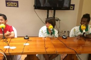 Juan Pérez con los compañeros del Córdoba.