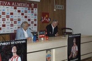 Pepe Bonillo, junto a Alfonso García en la rueda de prensa.