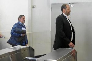 Llegada del expresidente Archanco y Txuma Peralta.