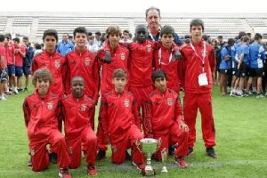 Los alevines del benfica también subieron a lo más alto del podio.