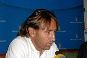 Barbero convoca a los porteros de Almería para la gran Batalla.
