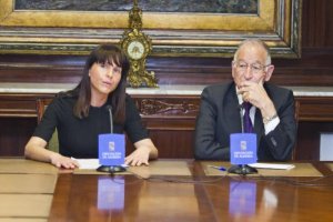 La diputada responsable del programa junto 