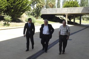 Alfonso García, junto a Sergi Barjuan y Luis Guillén.