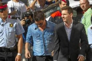 La Audiencia mantiene a Messi como imputado.