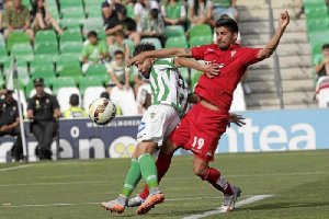 Un Betis 0 Sporting 3 no deja nada tranquilos a los miembros de la Liga.