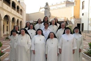 Las Puras son una de las instituciones más antiguas de Almería y aguardan con emoción al próximo martes con la celebración del  Centenario