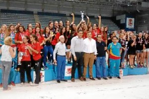 Juanjo Alonso en el podio con los vencedores.