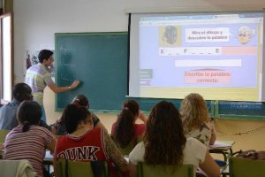 Una clase del CEPER Mare Nostrum, en su centro de Las 200 Viviendas.