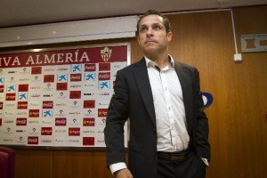 Sergi Barjuan vivirá la segunda etapa en el Almería.