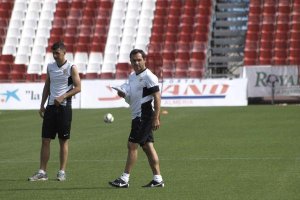 Sergi Barjuan seguirá en el banquillo rojiblanco.