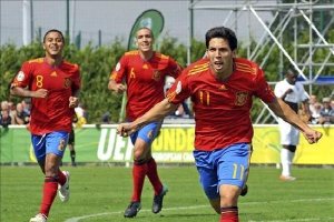 Pacheco celebra un gol con la Selección Española Sub 19.