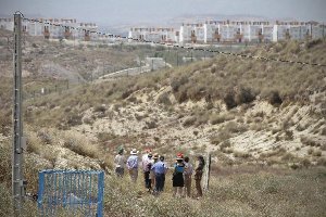 Visita de técnicos americanos en 2011 a las tierras contaminadas
