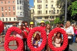 Ana Mª Roque Martínez, (a la dcha.) celebra en Córdoba que es el trasplante 600 de corazón.