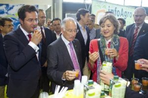 La ministra durante su visita a Infoagro. 