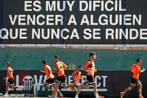 Los jugadores del Valencia preparando la gran batalla.
