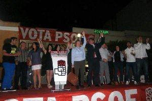 Miembros de la candidatura del PSOe al finalizar el acto.