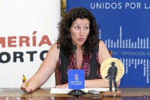 María Vázquez presentando las bases esta mañana.