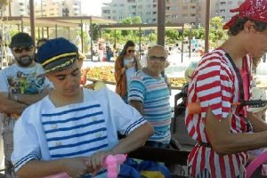 Talleres de globoflexia en el Día de la Familia.