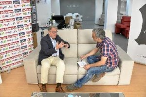 Jesús Caicedo, candidato del Partido Popular en Cuevas del Almanzora, durante la entrevista con Javier Romero. 