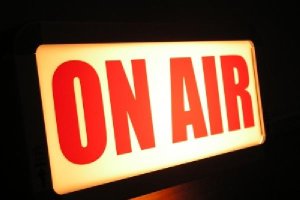 Un domingo pegado a la radio.